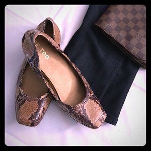 Me Too 'Snake Style' Flats